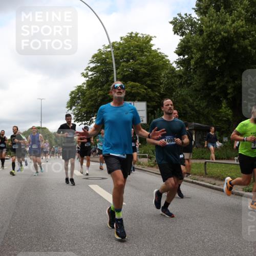 29.06.2025 - hella hamburg halbmarathon Yannick Fuchs http://msf.ph/oto/8232041 29.06.2025 10:46:49 20KM 1098, 1257, 1482, 1657, 1683, 2111, 2208, 2444, 2814, 3258, 3399, 3715, 3952, 3999, 4121, 4419, 4587, 4726, 5169, 5194, 5607, 5907, 6897, 7178, 7232, 7383, 7475, 8316, 8587, 8955, 9065, 9163, 10529, 10811, 11217, 12155, 12482, 12519, 13211, 13301, 14198, 14286, 14805, 15681, 15980, 16320, 16467, 16929, 17130, 17198, 17710, 17773, 18249, 18331, 19208 meine-sportfotos.de