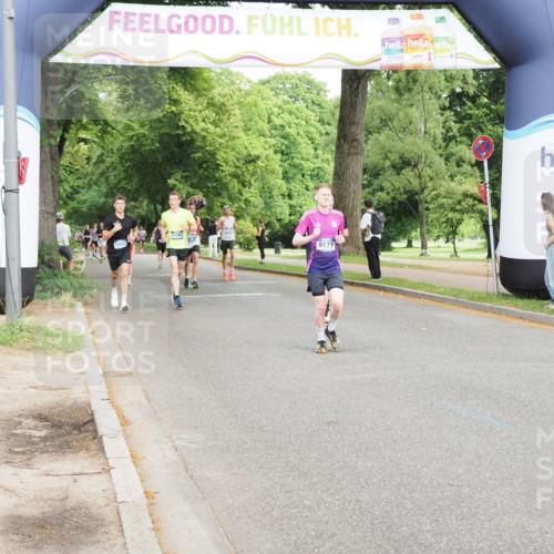 29.06.2025 - hella hamburg halbmarathon MichiJ http://msf.ph/oto/8232103 29.06.2025 10:26:39 Zwischen KM18-KM19 3480, 5791, 6458, 7743, 8571, 9017, 9643, 10793, 12739, 13595, 16075, 16992, 18193, 18277 meine-sportfotos.de