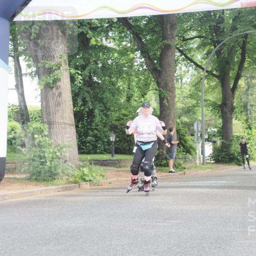 29.06.2025 - hella hamburg halbmarathon KatJ http://msf.ph/oto/8232156 29.06.2025 09:42:33 Zwischen KM18-KM19  meine-sportfotos.de