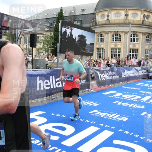 29.06.2025 - hella hamburg halbmarathon Michael Strokosch http://msf.ph/oto/8232177 29.06.2025 10:47:14 Ziel 2623, 4093, 6373, 6716, 7480, 7908, 10208, 10211, 12579, 13007, 15684, 17718, 17915 meine-sportfotos.de
