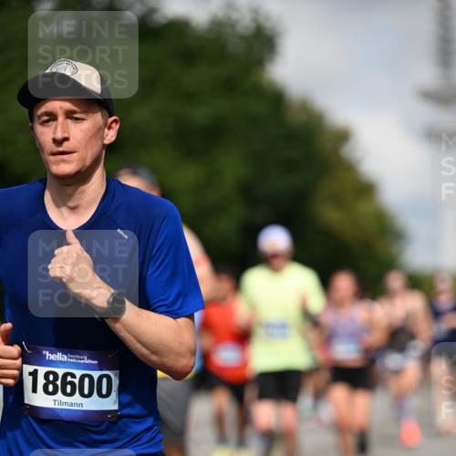 29.06.2025 - hella hamburg halbmarathon Dr. Thomas Lammeyer http://msf.ph/oto/8232189 29.06.2025 09:50:26 Kennedybrücke 1002, 1053, 1396, 1407, 1411, 1910, 1959, 2228, 2563, 2836, 2851, 3790, 3935, 4740, 5193, 6032, 6305, 6473, 7080, 7466, 7622, 7831, 7867, 7972, 9376, 9508, 10477, 10771, 11055, 11370 meine-sportfotos.de