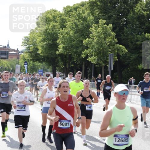 29.06.2025 - hella hamburg halbmarathon Jannik Wohlers http://msf.ph/oto/8232197 29.06.2025 09:52:43 Lombardsbrücke 1012, 1391, 1735, 2048, 2213, 2234, 2590, 2788, 2970, 3021, 3304, 3907, 3917, 3928, 4553, 4981, 4997, 5132, 5623, 6081, 6152, 6203, 6712, 6716, 7005, 7093, 7147, 7204, 7450, 8063, 8145, 8664, 8694, 8704, 8722, 8819, 9232, 9374, 9538, 9540, 9544, 9585, 10208, 10211, 10216, 10246, 10313, 11094, 11153, 11291, 11469, 11648, 11778, 12154, 12534, 12685, 12783, 12966, 13015, 13051, 13709, 13782, 14351, 14690, 14794, 15126, 15651, 15803 meine-sportfotos.de