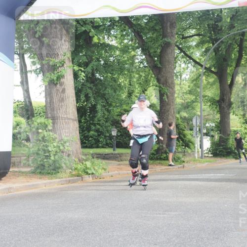 29.06.2025 - hella hamburg halbmarathon KatJ http://msf.ph/oto/8232205 29.06.2025 09:42:33 Zwischen KM18-KM19  meine-sportfotos.de
