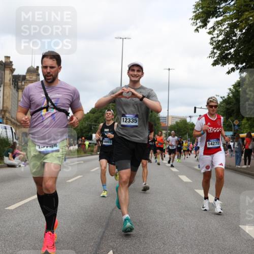 29.06.2025 - hella hamburg halbmarathon Yannick Fuchs http://msf.ph/oto/8232215 29.06.2025 10:34:13 20KM 1343, 1358, 2044, 2525, 2546, 2563, 2972, 3547, 4398, 4565, 4759, 5752, 7981, 8319, 8346, 8925, 9116, 9265, 9540, 11284, 11305, 11714, 11806, 12046, 12091, 12335, 12372, 13190, 13479, 13514, 14204, 14272, 14359, 15094, 15336, 15435, 15744, 17005, 17215, 17360, 17425, 17668, 17792, 17916, 18013, 18154, 18285, 18803 meine-sportfotos.de