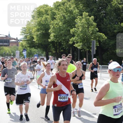 29.06.2025 - hella hamburg halbmarathon Jannik Wohlers http://msf.ph/oto/8232222 29.06.2025 09:52:44 Lombardsbrücke 1012, 1391, 1735, 2048, 2213, 2234, 2590, 2788, 2970, 3021, 3304, 3907, 3917, 3928, 4553, 4981, 4997, 5132, 5623, 6081, 6152, 6203, 6712, 6716, 7005, 7093, 7147, 7204, 7450, 7765, 8063, 8145, 8664, 8694, 8704, 8722, 8819, 9232, 9305, 9374, 9534, 9538, 9540, 9544, 9585, 10208, 10211, 10216, 10246, 10313, 11094, 11153, 11291, 11469, 11648, 12035, 12154, 12534, 12643, 12685, 12783, 12966, 13015, 13051, 13709, 13782, 14351, 14690, 14794, 15126, 15651, 15803, 15900 meine-sportfotos.de
