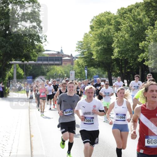29.06.2025 - hella hamburg halbmarathon Jannik Wohlers http://msf.ph/oto/8232249 29.06.2025 09:52:44 Lombardsbrücke 1012, 1391, 1735, 2048, 2213, 2234, 2590, 2788, 2970, 3021, 3304, 3907, 3917, 3928, 4553, 4981, 4997, 5132, 5623, 6081, 6152, 6203, 6712, 6716, 7005, 7093, 7147, 7204, 7450, 7765, 8063, 8145, 8664, 8694, 8704, 8722, 8819, 9232, 9305, 9374, 9534, 9538, 9540, 9544, 9585, 10208, 10211, 10216, 10246, 10313, 11094, 11153, 11291, 11469, 11648, 12035, 12154, 12534, 12643, 12685, 12783, 12966, 13015, 13051, 13709, 13782, 14351, 14690, 14794, 15126, 15651, 15803, 15900 meine-sportfotos.de