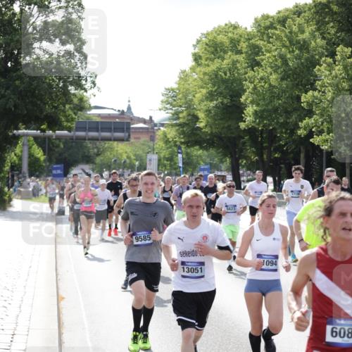 29.06.2025 - hella hamburg halbmarathon Jannik Wohlers http://msf.ph/oto/8232258 29.06.2025 09:52:44 Lombardsbrücke 1012, 1391, 1735, 2048, 2213, 2234, 2590, 2788, 2970, 3021, 3304, 3907, 3917, 3928, 4553, 4981, 4997, 5132, 5623, 6081, 6152, 6203, 6712, 6716, 7005, 7093, 7147, 7204, 7450, 7765, 8063, 8145, 8664, 8694, 8704, 8722, 8819, 9232, 9305, 9374, 9534, 9538, 9540, 9544, 9585, 10208, 10211, 10216, 10246, 10313, 11094, 11153, 11291, 11469, 11648, 12035, 12154, 12534, 12643, 12685, 12783, 12966, 13015, 13051, 13709, 13782, 14351, 14690, 14794, 15126, 15651, 15803, 15900 meine-sportfotos.de