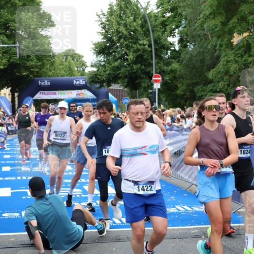 29.06.2025 - hella hamburg halbmarathon Zöllner http://msf.ph/oto/8232259 29.06.2025 10:53:56 Ziel 1422, 1706, 1870, 6260, 6481, 7395, 7918, 7973, 9922, 10529, 10891, 12413, 13032, 14026, 14175, 15502, 16477, 16538, 17740, 18249, 18418, 18487, 18759, 18831, 18879, 18915, 19177 meine-sportfotos.de