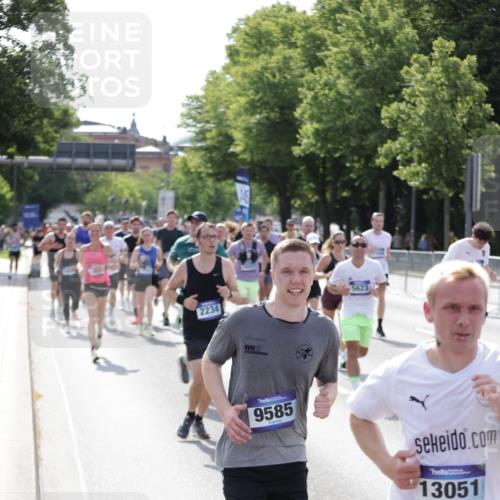 29.06.2025 - hella hamburg halbmarathon Jannik Wohlers http://msf.ph/oto/8232342 29.06.2025 09:52:45 Lombardsbrücke 1012, 1391, 1735, 1759, 2048, 2213, 2234, 2590, 2970, 3021, 3304, 3907, 3917, 3928, 4553, 4981, 4997, 5132, 5623, 5624, 6081, 6152, 6203, 6712, 6716, 7005, 7093, 7147, 7204, 7450, 7765, 8063, 8145, 8664, 8694, 8704, 8722, 8819, 9232, 9305, 9374, 9534, 9538, 9540, 9544, 9585, 10208, 10211, 10216, 10246, 10313, 11094, 11153, 11291, 11469, 11648, 12035, 12154, 12534, 12643, 12685, 12783, 12966, 13015, 13051, 13709, 13782, 14351, 14690, 14794, 15126, 15651, 15803, 15900 meine-sportfotos.de