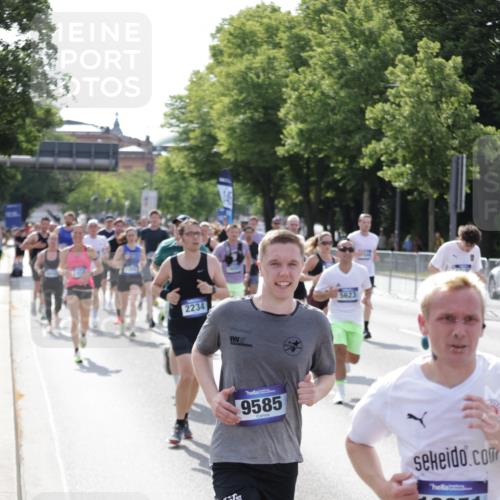 29.06.2025 - hella hamburg halbmarathon Jannik Wohlers http://msf.ph/oto/8232350 29.06.2025 09:52:45 Lombardsbrücke 1012, 1391, 1735, 1759, 2048, 2213, 2234, 2590, 2970, 3021, 3304, 3907, 3917, 3928, 4553, 4981, 4997, 5132, 5623, 5624, 6081, 6152, 6203, 6712, 6716, 7005, 7093, 7147, 7204, 7450, 7765, 8063, 8145, 8664, 8694, 8704, 8722, 8819, 9232, 9305, 9374, 9534, 9538, 9540, 9544, 9585, 10208, 10211, 10216, 10246, 10313, 11094, 11153, 11291, 11469, 11648, 12035, 12154, 12534, 12643, 12685, 12783, 12966, 13015, 13051, 13709, 13782, 14351, 14690, 14794, 15126, 15651, 15803, 15900 meine-sportfotos.de