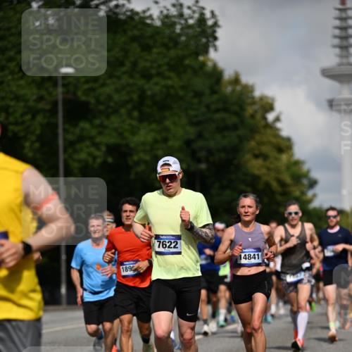 29.06.2025 - hella hamburg halbmarathon Dr. Thomas Lammeyer http://msf.ph/oto/8232354 29.06.2025 09:50:26 Kennedybrücke 1002, 1053, 1396, 1407, 1411, 1910, 1959, 2228, 2563, 2836, 2851, 3790, 3935, 4740, 5193, 6032, 6305, 6473, 7080, 7466, 7622, 7831, 7867, 7972, 9376, 9508, 10477, 10771, 11055, 11370 meine-sportfotos.de
