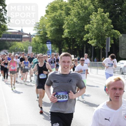 29.06.2025 - hella hamburg halbmarathon Jannik Wohlers http://msf.ph/oto/8232366 29.06.2025 09:52:45 Lombardsbrücke 1012, 1391, 1735, 1759, 2048, 2213, 2234, 2590, 2970, 3021, 3304, 3907, 3917, 3928, 4553, 4981, 4997, 5132, 5623, 5624, 6081, 6152, 6203, 6712, 6716, 7005, 7093, 7147, 7204, 7450, 7765, 8063, 8145, 8664, 8694, 8704, 8722, 8819, 9232, 9305, 9374, 9534, 9538, 9540, 9544, 9585, 10208, 10211, 10216, 10246, 10313, 11094, 11153, 11291, 11469, 11648, 12035, 12154, 12534, 12643, 12685, 12783, 12966, 13015, 13051, 13709, 13782, 14351, 14690, 14794, 15126, 15651, 15803, 15900 meine-sportfotos.de