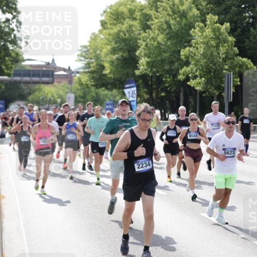 29.06.2025 - hella hamburg halbmarathon Jannik Wohlers http://msf.ph/oto/8232373 29.06.2025 09:52:46 Lombardsbrücke 1012, 1391, 1735, 1759, 2048, 2213, 2234, 2590, 2970, 3021, 3304, 3907, 3928, 4553, 4997, 5132, 5623, 5624, 6081, 6152, 6203, 6712, 7005, 7093, 7147, 7204, 7450, 7765, 8063, 8145, 8664, 8694, 8704, 8722, 8819, 9232, 9305, 9534, 9538, 9540, 9544, 9585, 9794, 10208, 10211, 10216, 10246, 10313, 11094, 11153, 11291, 11469, 11648, 12035, 12154, 12534, 12643, 12685, 12783, 12966, 13015, 13051, 13303, 13709, 13782, 14351, 14690, 14794, 15651, 15803, 15900 meine-sportfotos.de