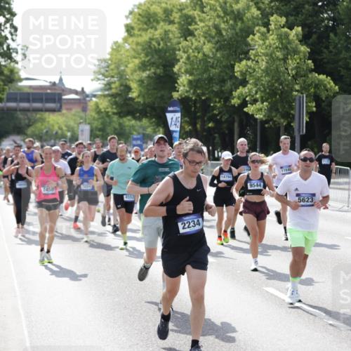 29.06.2025 - hella hamburg halbmarathon Jannik Wohlers http://msf.ph/oto/8232382 29.06.2025 09:52:46 Lombardsbrücke 1012, 1391, 1735, 1759, 2048, 2213, 2234, 2590, 2970, 3021, 3304, 3907, 3928, 4553, 4997, 5132, 5623, 5624, 6081, 6152, 6203, 6712, 7005, 7093, 7147, 7204, 7450, 7765, 8063, 8145, 8664, 8694, 8704, 8722, 8819, 9232, 9305, 9534, 9538, 9540, 9544, 9585, 9794, 10208, 10211, 10216, 10246, 10313, 11094, 11153, 11291, 11469, 11648, 12035, 12154, 12534, 12643, 12685, 12783, 12966, 13015, 13051, 13303, 13709, 13782, 14351, 14690, 14794, 15651, 15803, 15900 meine-sportfotos.de