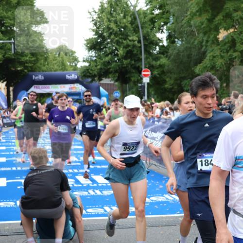 29.06.2025 - hella hamburg halbmarathon Zöllner http://msf.ph/oto/8232392 29.06.2025 10:53:57 Ziel 1706, 1870, 2432, 6260, 6481, 7395, 7918, 7973, 9922, 10891, 11789, 12413, 13032, 13869, 14026, 14175, 15502, 16477, 16538, 18418, 18487, 18759, 18831, 18879, 18915, 19177 meine-sportfotos.de