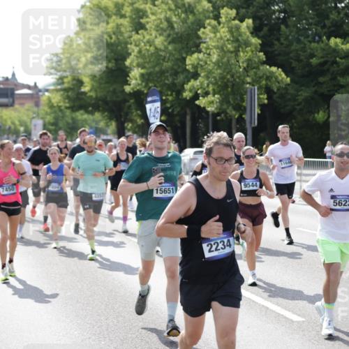 29.06.2025 - hella hamburg halbmarathon Jannik Wohlers http://msf.ph/oto/8232464 29.06.2025 09:52:47 Lombardsbrücke 1012, 1391, 1558, 1735, 1759, 2048, 2213, 2234, 2590, 2970, 3304, 3907, 3928, 4091, 4553, 4997, 5022, 5132, 5623, 5624, 6081, 6152, 6203, 6712, 7093, 7147, 7204, 7450, 7765, 8063, 8145, 8664, 8694, 8704, 8722, 8819, 9232, 9305, 9534, 9538, 9540, 9544, 9585, 9794, 10208, 10211, 10216, 10246, 10313, 11094, 11153, 11291, 11469, 11648, 12035, 12154, 12643, 12685, 12783, 12966, 13015, 13051, 13303, 13690, 13709, 13782, 14351, 14690, 14794, 15651, 15803, 15900, 16617 meine-sportfotos.de