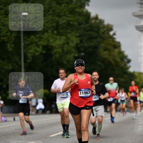 29.06.2025 - hella hamburg halbmarathon Dr. Thomas Lammeyer http://msf.ph/oto/8232472 29.06.2025 10:13:27 Kennedybrücke 4592, 7081, 7187, 9297, 9306, 9781, 10819, 11067 meine-sportfotos.de