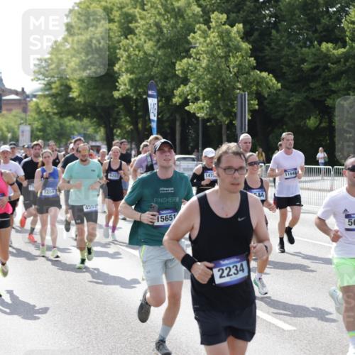 29.06.2025 - hella hamburg halbmarathon Jannik Wohlers http://msf.ph/oto/8232503 29.06.2025 09:52:47 Lombardsbrücke 1012, 1391, 1558, 1735, 1759, 2048, 2213, 2234, 2590, 2970, 3304, 3907, 3928, 4091, 4553, 4997, 5022, 5132, 5623, 5624, 6081, 6152, 6203, 6712, 7093, 7147, 7204, 7450, 7765, 8063, 8145, 8664, 8694, 8704, 8722, 8819, 9232, 9305, 9534, 9538, 9540, 9544, 9585, 9794, 10208, 10211, 10216, 10246, 10313, 11094, 11153, 11291, 11469, 11648, 12035, 12154, 12643, 12685, 12783, 12966, 13015, 13051, 13303, 13690, 13709, 13782, 14351, 14690, 14794, 15651, 15803, 15900, 16617 meine-sportfotos.de