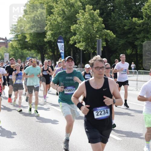 29.06.2025 - hella hamburg halbmarathon Jannik Wohlers http://msf.ph/oto/8232528 29.06.2025 09:52:47 Lombardsbrücke 1012, 1391, 1558, 1735, 1759, 2048, 2213, 2234, 2590, 2970, 3304, 3907, 3928, 4091, 4553, 4997, 5022, 5132, 5623, 5624, 6081, 6152, 6203, 6712, 7093, 7147, 7204, 7450, 7765, 8063, 8145, 8664, 8694, 8704, 8722, 8819, 9232, 9305, 9534, 9538, 9540, 9544, 9585, 9794, 10208, 10211, 10216, 10246, 10313, 11094, 11153, 11291, 11469, 11648, 12035, 12154, 12643, 12685, 12783, 12966, 13015, 13051, 13303, 13690, 13709, 13782, 14351, 14690, 14794, 15651, 15803, 15900, 16617 meine-sportfotos.de