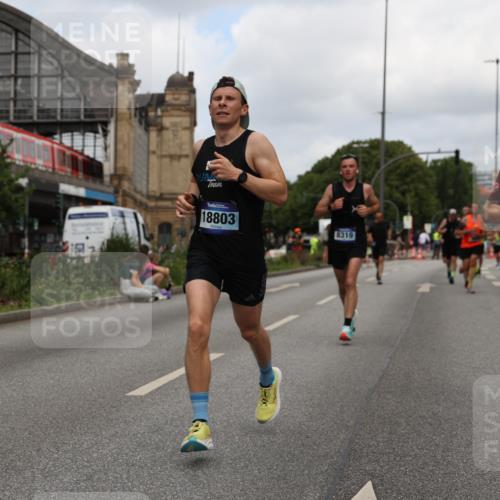29.06.2025 - hella hamburg halbmarathon Yannick Fuchs http://msf.ph/oto/8232540 29.06.2025 10:34:14 20KM 1343, 1358, 2044, 2525, 2546, 2563, 2573, 2972, 3547, 3626, 4398, 4565, 4759, 5752, 7981, 8319, 8346, 8925, 9116, 9265, 9540, 11284, 11305, 11714, 11806, 12046, 12091, 12335, 12372, 13190, 13479, 13514, 14204, 14272, 14359, 15094, 15336, 15435, 15744, 17005, 17215, 17360, 17425, 17668, 17792, 17916, 18013, 18154, 18285, 18803 meine-sportfotos.de