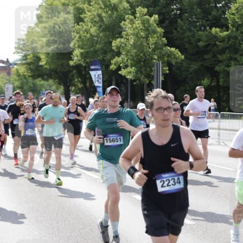 29.06.2025 - hella hamburg halbmarathon Jannik Wohlers http://msf.ph/oto/8232553 29.06.2025 09:52:47 Lombardsbrücke 1012, 1391, 1558, 1735, 1759, 2048, 2213, 2234, 2590, 2970, 3304, 3907, 3928, 4091, 4553, 4997, 5022, 5132, 5623, 5624, 6081, 6152, 6203, 6712, 7093, 7147, 7204, 7450, 7765, 8063, 8145, 8664, 8694, 8704, 8722, 8819, 9232, 9305, 9534, 9538, 9540, 9544, 9585, 9794, 10208, 10211, 10216, 10246, 10313, 11094, 11153, 11291, 11469, 11648, 12035, 12154, 12643, 12685, 12783, 12966, 13015, 13051, 13303, 13690, 13709, 13782, 14351, 14690, 14794, 15651, 15803, 15900, 16617 meine-sportfotos.de