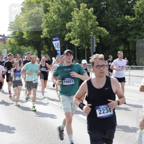 29.06.2025 - hella hamburg halbmarathon Jannik Wohlers http://msf.ph/oto/8232573 29.06.2025 09:52:48 Lombardsbrücke 1012, 1391, 1466, 1558, 1735, 1759, 2048, 2213, 2234, 2590, 2970, 3304, 3907, 3928, 4091, 4553, 4997, 5022, 5132, 5623, 5624, 6081, 6152, 6203, 6460, 6712, 7147, 7204, 7322, 7450, 7765, 8063, 8145, 8664, 8694, 8704, 8722, 8819, 9232, 9305, 9534, 9538, 9540, 9544, 9585, 9794, 10208, 10211, 10216, 10246, 10313, 10789, 11094, 11153, 11291, 11469, 11648, 12035, 12154, 12643, 12685, 12966, 13015, 13051, 13303, 13690, 13709, 13782, 14351, 14794, 15651, 15803, 15900, 16617 meine-sportfotos.de