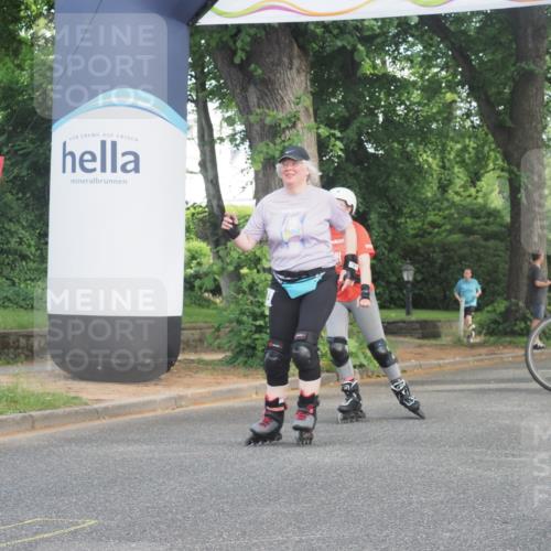 29.06.2025 - hella hamburg halbmarathon KatJ http://msf.ph/oto/8232574 29.06.2025 09:42:34 Zwischen KM18-KM19  meine-sportfotos.de