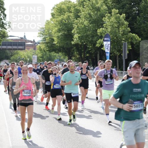 29.06.2025 - hella hamburg halbmarathon Jannik Wohlers http://msf.ph/oto/8232596 29.06.2025 09:52:48 Lombardsbrücke 1012, 1391, 1466, 1558, 1735, 1759, 2048, 2213, 2234, 2590, 2970, 3304, 3907, 3928, 4091, 4553, 4997, 5022, 5132, 5623, 5624, 6081, 6152, 6203, 6460, 6712, 7147, 7204, 7322, 7450, 7765, 8063, 8145, 8664, 8694, 8704, 8722, 8819, 9232, 9305, 9534, 9538, 9540, 9544, 9585, 9794, 10208, 10211, 10216, 10246, 10313, 10789, 11094, 11153, 11291, 11469, 11648, 12035, 12154, 12643, 12685, 12966, 13015, 13051, 13303, 13690, 13709, 13782, 14351, 14794, 15651, 15803, 15900, 16617 meine-sportfotos.de