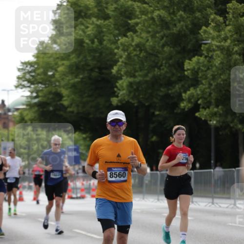 29.06.2025 - hella hamburg halbmarathon Jannik Wohlers http://msf.ph/oto/8232644 29.06.2025 10:28:15 Lombardsbrücke 1557, 4700, 5249, 5250, 5718, 5903, 5939, 6102, 6418, 7980, 8560, 9642, 9716, 9855, 10068, 10434, 15256, 16125, 16643, 18293 meine-sportfotos.de
