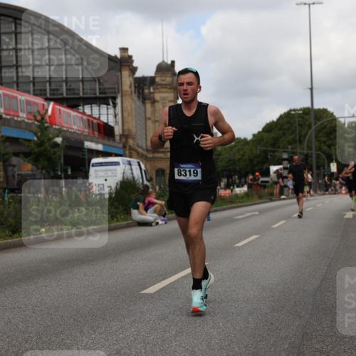29.06.2025 - hella hamburg halbmarathon Yannick Fuchs http://msf.ph/oto/8232645 29.06.2025 10:34:16 20KM 1358, 2044, 2546, 2563, 2573, 2972, 3547, 3626, 4398, 4565, 5752, 7981, 8319, 8346, 8925, 9116, 9265, 9540, 11284, 11305, 11714, 11806, 12046, 12091, 12335, 12372, 13190, 13479, 13514, 14077, 14204, 14272, 14359, 15094, 15336, 15421, 15435, 15744, 15828, 17005, 17215, 17360, 17425, 17668, 17792, 17916, 18013, 18154, 18285, 18803 meine-sportfotos.de