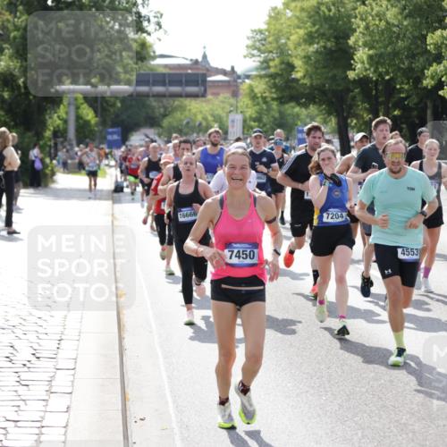 29.06.2025 - hella hamburg halbmarathon Jannik Wohlers http://msf.ph/oto/8232669 29.06.2025 09:52:49 Lombardsbrücke 1012, 1391, 1466, 1558, 1735, 1750, 1759, 2048, 2234, 2590, 3304, 3907, 4091, 4553, 4997, 5022, 5132, 5623, 5624, 6081, 6152, 6203, 6460, 6712, 7147, 7204, 7322, 7450, 7765, 8063, 8145, 8664, 8694, 8704, 8722, 8819, 9232, 9305, 9534, 9540, 9544, 9585, 9794, 10216, 10246, 10313, 10789, 11094, 11153, 11291, 11469, 11648, 11858, 12035, 12154, 12643, 12685, 12966, 13015, 13051, 13303, 13690, 13782, 14351, 14794, 15651, 15803, 15900, 16617 meine-sportfotos.de