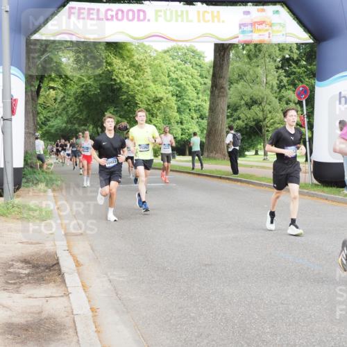 29.06.2025 - hella hamburg halbmarathon MichiJ http://msf.ph/oto/8232702 29.06.2025 10:26:41 Zwischen KM18-KM19 3480, 5791, 7743, 8571, 9017, 9171, 9643, 10793, 16075, 18193, 18277 meine-sportfotos.de