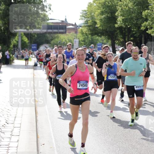 29.06.2025 - hella hamburg halbmarathon Jannik Wohlers http://msf.ph/oto/8232710 29.06.2025 09:52:49 Lombardsbrücke 1012, 1391, 1466, 1558, 1735, 1750, 1759, 2048, 2234, 2590, 3304, 3907, 4091, 4553, 4997, 5022, 5132, 5623, 5624, 6081, 6152, 6203, 6460, 6712, 7147, 7204, 7322, 7450, 7765, 8063, 8145, 8664, 8694, 8704, 8722, 8819, 9232, 9305, 9534, 9540, 9544, 9585, 9794, 10216, 10246, 10313, 10789, 11094, 11153, 11291, 11469, 11648, 11858, 12035, 12154, 12643, 12685, 12966, 13015, 13051, 13303, 13690, 13782, 14351, 14794, 15651, 15803, 15900, 16617 meine-sportfotos.de