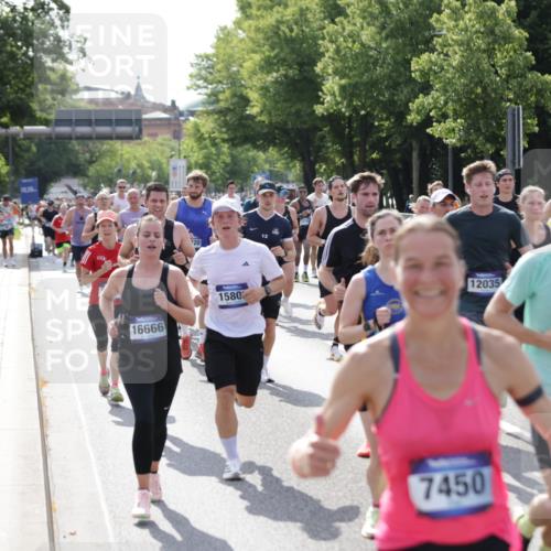 29.06.2025 - hella hamburg halbmarathon Jannik Wohlers http://msf.ph/oto/8232746 29.06.2025 09:52:50 Lombardsbrücke 1012, 1391, 1466, 1558, 1735, 1750, 1759, 2048, 2234, 2590, 3304, 3907, 4091, 4553, 4997, 5022, 5132, 5623, 5624, 6081, 6152, 6203, 6460, 6712, 7147, 7204, 7322, 7450, 7765, 8063, 8145, 8664, 8694, 8819, 9126, 9305, 9534, 9540, 9544, 9585, 9794, 10216, 10246, 10313, 10789, 11094, 11153, 11291, 11469, 11648, 11858, 12035, 12154, 12643, 12685, 12966, 13015, 13051, 13303, 13690, 13782, 14275, 14351, 14794, 15651, 15803, 15900, 16105, 16617, 16685, 17729 meine-sportfotos.de