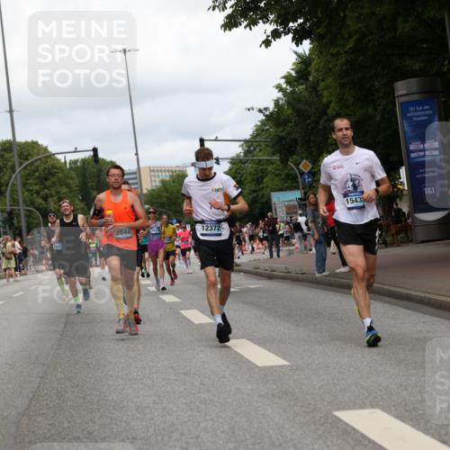 29.06.2025 - hella hamburg halbmarathon Yannick Fuchs http://msf.ph/oto/8232776 29.06.2025 10:34:17 20KM 1358, 2044, 2546, 2563, 2573, 2972, 3547, 3626, 4398, 4565, 5752, 7981, 8319, 8346, 8925, 9116, 9540, 11284, 11305, 11714, 11806, 12046, 12091, 12335, 12372, 13190, 13479, 13514, 14077, 14204, 14272, 15094, 15336, 15421, 15435, 15744, 15828, 17005, 17425, 17668, 17792, 17916, 18013, 18154, 18285, 18803 meine-sportfotos.de