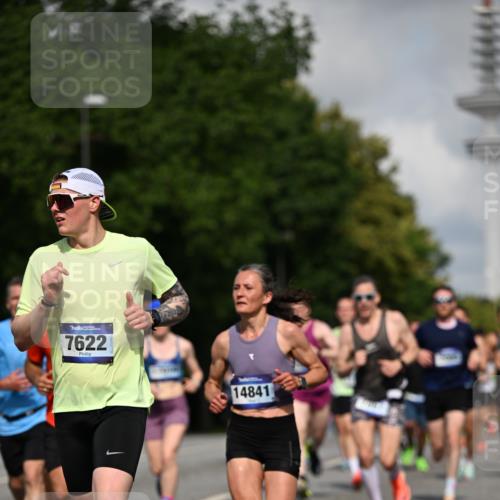 29.06.2025 - hella hamburg halbmarathon Dr. Thomas Lammeyer http://msf.ph/oto/8232798 29.06.2025 09:50:28 Kennedybrücke 1002, 1053, 1396, 1407, 1411, 1910, 1959, 2228, 2563, 2836, 2851, 3790, 3935, 4246, 4740, 5193, 6032, 6305, 6473, 7080, 7622, 7831, 7867, 7972, 9376, 9508, 10477, 10771, 11055, 11370 meine-sportfotos.de