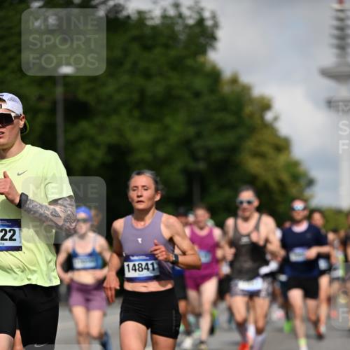 29.06.2025 - hella hamburg halbmarathon Dr. Thomas Lammeyer http://msf.ph/oto/8232827 29.06.2025 09:50:28 Kennedybrücke 1002, 1053, 1396, 1407, 1411, 1910, 1959, 2228, 2563, 2836, 2851, 3790, 3935, 4246, 4740, 5193, 6032, 6305, 6473, 7080, 7622, 7831, 7867, 7972, 9376, 9508, 10477, 10771, 11055, 11370 meine-sportfotos.de