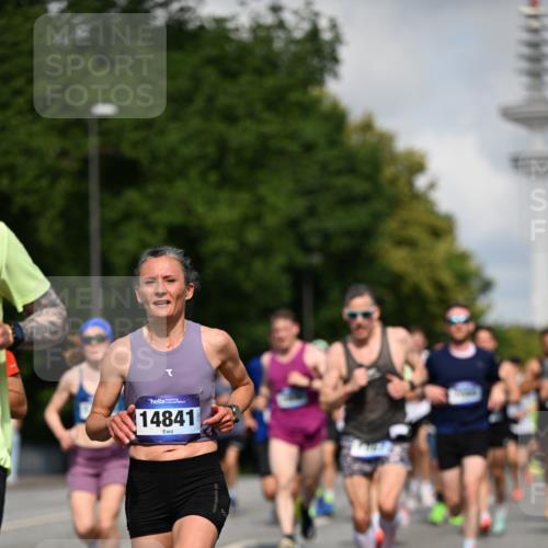 29.06.2025 - hella hamburg halbmarathon Dr. Thomas Lammeyer http://msf.ph/oto/8232846 29.06.2025 09:50:28 Kennedybrücke 1002, 1053, 1396, 1407, 1411, 1910, 1959, 2228, 2563, 2836, 2851, 3790, 3935, 4246, 4740, 5193, 6032, 6305, 6473, 7080, 7622, 7831, 7867, 7972, 9376, 9508, 10477, 10771, 11055, 11370 meine-sportfotos.de