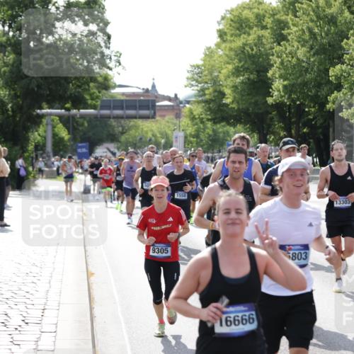 29.06.2025 - hella hamburg halbmarathon Jannik Wohlers http://msf.ph/oto/8232861 29.06.2025 09:52:51 Lombardsbrücke 1012, 1391, 1466, 1558, 1735, 1750, 1759, 2234, 2590, 3304, 3907, 4091, 4553, 4997, 5022, 5132, 5623, 5624, 6081, 6152, 6203, 6460, 6712, 7147, 7204, 7322, 7450, 7765, 8063, 8664, 8694, 9126, 9305, 9534, 9540, 9544, 9585, 9794, 10246, 10313, 10789, 11094, 11291, 11469, 11648, 11858, 12035, 12154, 12643, 12685, 12966, 13015, 13051, 13303, 13690, 14275, 14351, 14794, 15629, 15651, 15803, 15900, 16105, 16617, 16685, 17729 meine-sportfotos.de