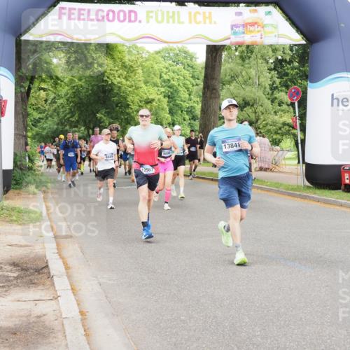 29.06.2025 - hella hamburg halbmarathon MichiJ http://msf.ph/oto/8232884 29.06.2025 10:49:43 Zwischen KM18-KM19 1114, 1940, 4859, 6311, 8469, 9124, 9899, 10194, 11402, 12567, 13739, 13841, 16540, 18359, 18739, 18796 meine-sportfotos.de