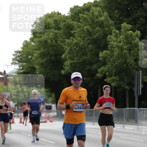29.06.2025 - hella hamburg halbmarathon Jannik Wohlers http://msf.ph/oto/8232912 29.06.2025 10:28:16 Lombardsbrücke 1518, 1557, 4700, 5249, 5250, 5718, 5903, 5939, 6102, 6418, 7980, 8560, 9642, 9716, 9855, 10068, 10434, 15256, 16125, 16643, 18293 meine-sportfotos.de
