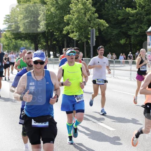 29.06.2025 - hella hamburg halbmarathon Jannik Wohlers http://msf.ph/oto/8232966 29.06.2025 09:53:07 Lombardsbrücke 1466, 1558, 1750, 2365, 2402, 2623, 3004, 3146, 3186, 3414, 4091, 4310, 5022, 5460, 5692, 6071, 6282, 6375, 6460, 6903, 7322, 7448, 9126, 9200, 9303, 9626, 9723, 9794, 9965, 10789, 11283, 11858, 12271, 13009, 13303, 13450, 13690, 14034, 14200, 14262, 14275, 14464, 15519, 15629, 16084, 16105, 16286, 16333, 16617, 16685, 16725, 17384, 17718, 17729, 17748, 17960, 18066, 18638, 18678, 18922 meine-sportfotos.de