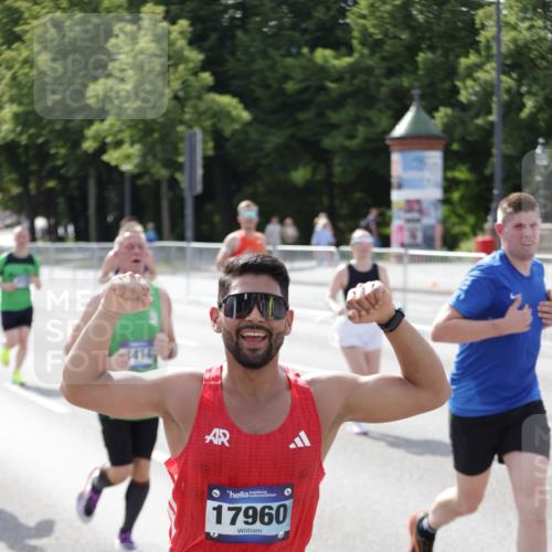 29.06.2025 - hella hamburg halbmarathon Jannik Wohlers http://msf.ph/oto/8233018 29.06.2025 09:53:09 Lombardsbrücke 1466, 1750, 2365, 2402, 2623, 2890, 2937, 3004, 3146, 3186, 3414, 4310, 5362, 5460, 5692, 6071, 6282, 6375, 6388, 6460, 6903, 7322, 7448, 9126, 9200, 9303, 9626, 9723, 9965, 10789, 11283, 11858, 12271, 13009, 13450, 14034, 14200, 14262, 14275, 14464, 14764, 15519, 15629, 16084, 16105, 16286, 16333, 16685, 16725, 17384, 17718, 17729, 17748, 17960, 18066, 18638, 18678, 18922 meine-sportfotos.de