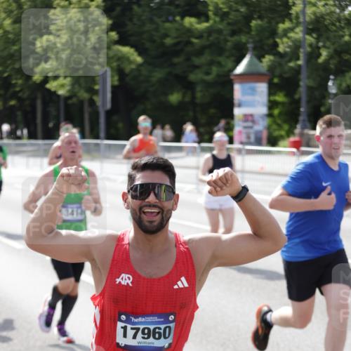 29.06.2025 - hella hamburg halbmarathon Jannik Wohlers http://msf.ph/oto/8233029 29.06.2025 09:53:09 Lombardsbrücke 1466, 1750, 2365, 2402, 2623, 2890, 2937, 3004, 3146, 3186, 3414, 4310, 5362, 5460, 5692, 6071, 6282, 6375, 6388, 6460, 6903, 7322, 7448, 9126, 9200, 9303, 9626, 9723, 9965, 10789, 11283, 11858, 12271, 13009, 13450, 14034, 14200, 14262, 14275, 14464, 14764, 15519, 15629, 16084, 16105, 16286, 16333, 16685, 16725, 17384, 17718, 17729, 17748, 17960, 18066, 18638, 18678, 18922 meine-sportfotos.de