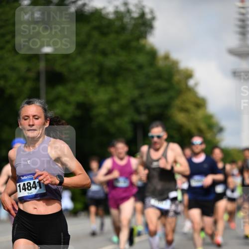 29.06.2025 - hella hamburg halbmarathon Dr. Thomas Lammeyer http://msf.ph/oto/8233039 29.06.2025 09:50:29 Kennedybrücke 1002, 1053, 1396, 1407, 1411, 1910, 1959, 2228, 2563, 2836, 2851, 3790, 3935, 4246, 4740, 5193, 6032, 6305, 6473, 7080, 7622, 7831, 7867, 7972, 9376, 9508, 10771, 11055, 11370 meine-sportfotos.de