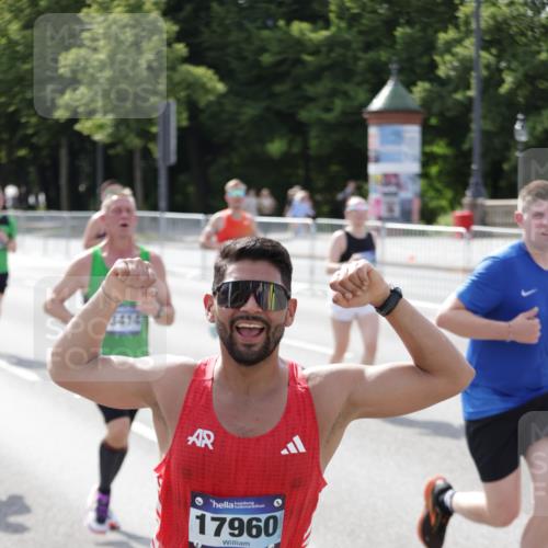 29.06.2025 - hella hamburg halbmarathon Jannik Wohlers http://msf.ph/oto/8233041 29.06.2025 09:53:09 Lombardsbrücke 1466, 1750, 2365, 2402, 2623, 2890, 2937, 3004, 3146, 3186, 3414, 4310, 5362, 5460, 5692, 6071, 6282, 6375, 6388, 6460, 6903, 7322, 7448, 9126, 9200, 9303, 9626, 9723, 9965, 10789, 11283, 11858, 12271, 13009, 13450, 14034, 14200, 14262, 14275, 14464, 14764, 15519, 15629, 16084, 16105, 16286, 16333, 16685, 16725, 17384, 17718, 17729, 17748, 17960, 18066, 18638, 18678, 18922 meine-sportfotos.de