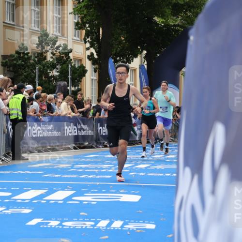 29.06.2025 - hella hamburg halbmarathon Strokosch-Dieckow http://msf.ph/oto/8233042 29.06.2025 10:33:58 Ziel 9345, 9519, 10865, 11019, 11227, 13066, 13493, 13494, 14448, 15268, 15500, 16724, 17877 meine-sportfotos.de