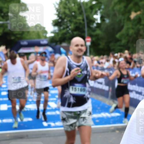 29.06.2025 - hella hamburg halbmarathon Zöllner http://msf.ph/oto/8233084 29.06.2025 10:54:22 Ziel 1267, 1442, 3103, 3177, 3861, 6082, 6084, 6511, 6512, 7274, 8223, 8772, 11430, 13033, 13289, 13803, 15946, 16527, 16574, 16750, 16879, 17087, 17698, 18268 meine-sportfotos.de