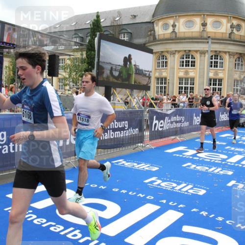 29.06.2025 - hella hamburg halbmarathon Michael Strokosch http://msf.ph/oto/8233089 29.06.2025 10:47:24 Ziel 2274, 2864, 5024, 6134, 6168, 6203, 8693, 10423, 11077, 11491, 11518, 13672, 13782, 14722, 15611, 16089, 16286, 16819, 18856, 18974 meine-sportfotos.de