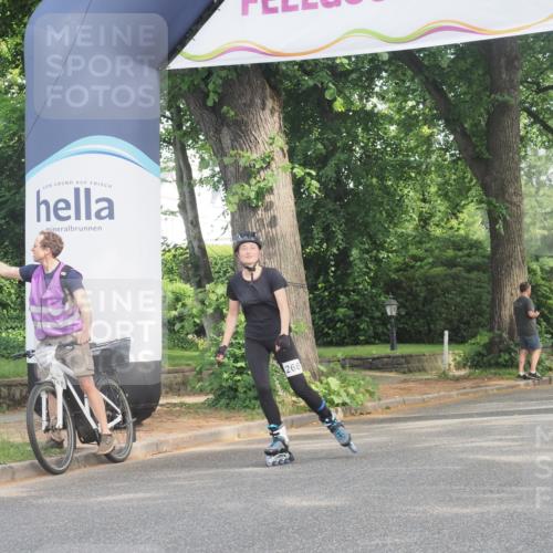 29.06.2025 - hella hamburg halbmarathon KatJ http://msf.ph/oto/8233113 29.06.2025 09:42:39 Zwischen KM18-KM19  meine-sportfotos.de